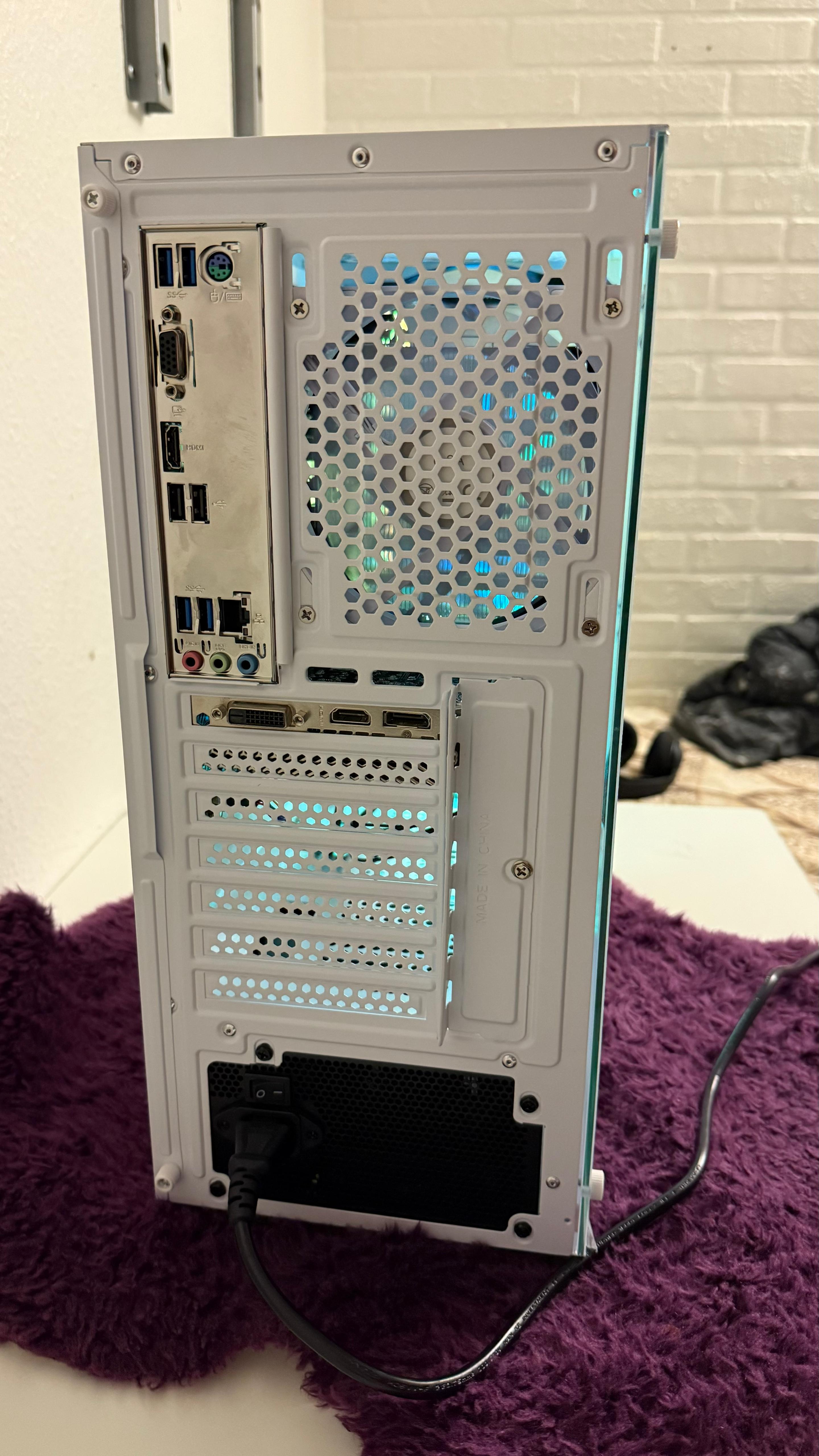 Gamingdator Ryzen 5 5600 / RTX 2060